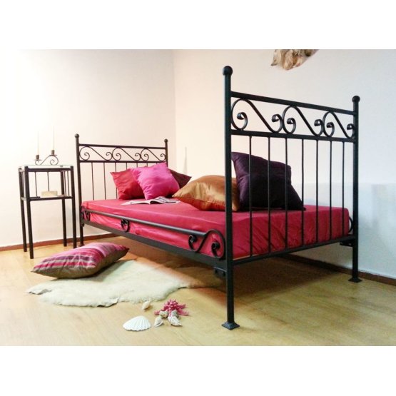 Dětská kovová postel model 2