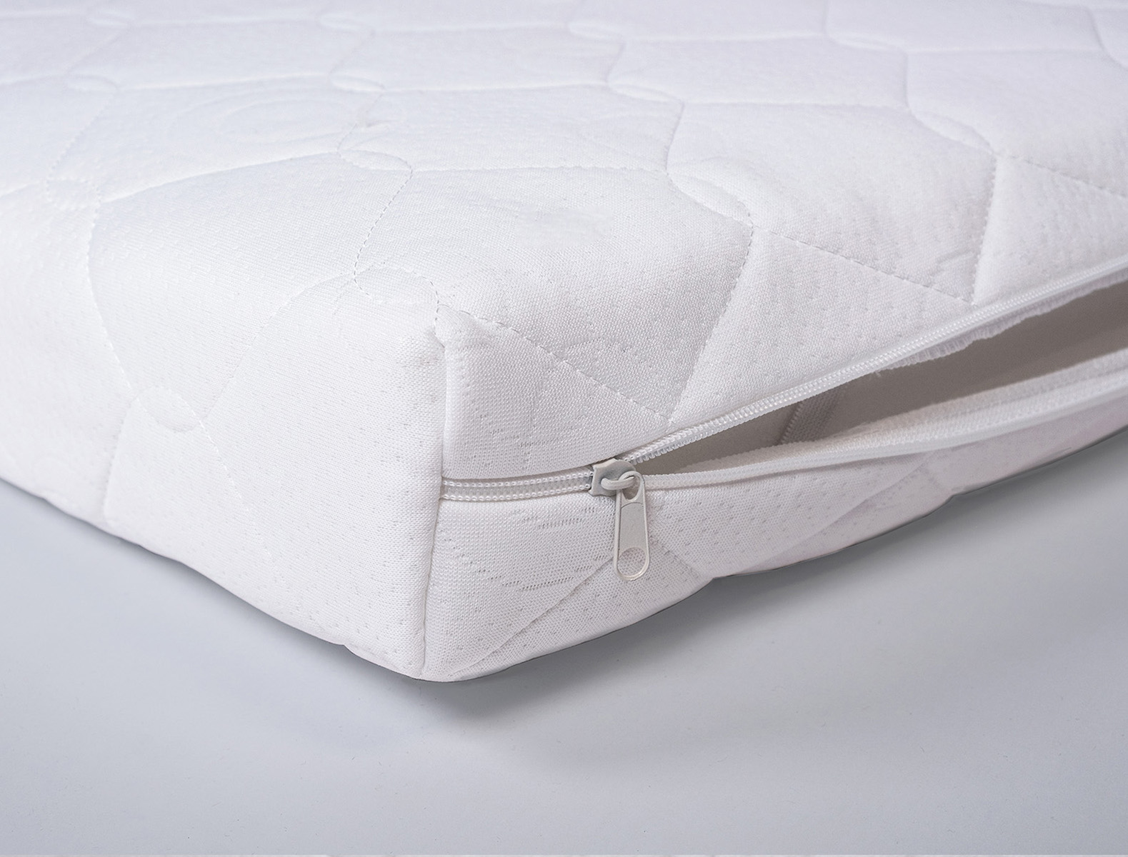 Bubble White mattress cover