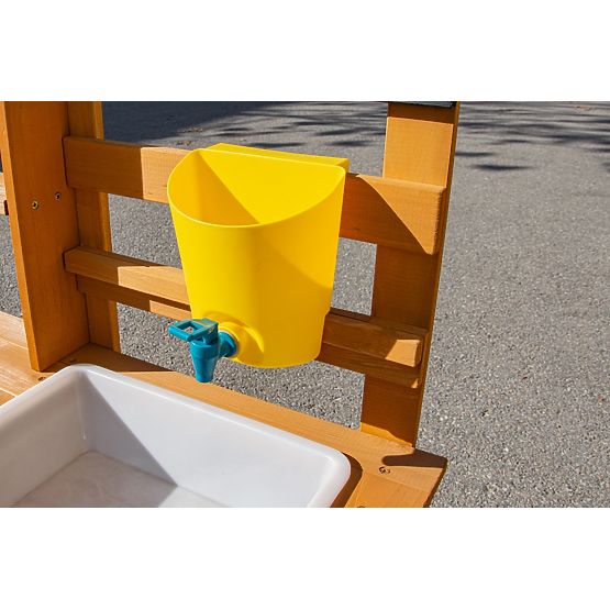 2Kids Toys Dřevěná zahradní kuchyňka s dřezem