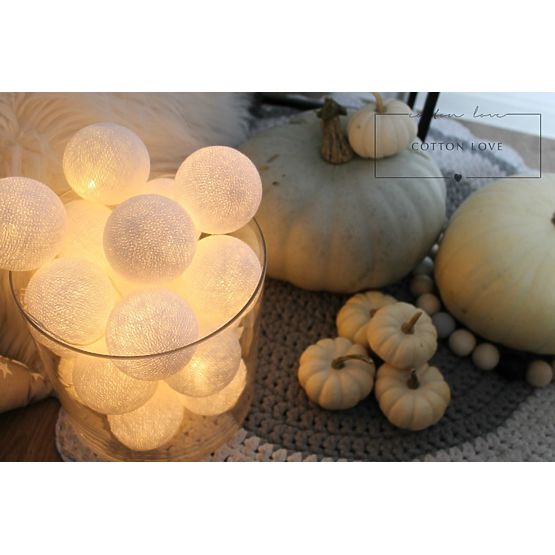 Bavlněné svítící LED kuličky Cotton Balls - bílé