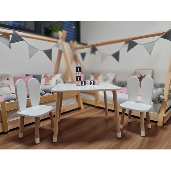 Bazar - Dětský stůl s židlemi - Ouška - bílý