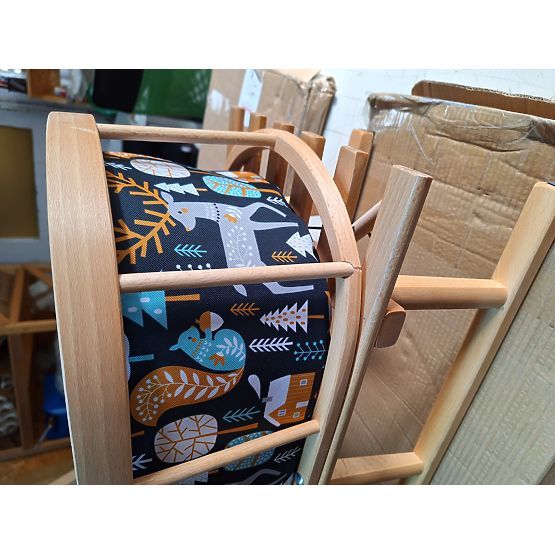 Bazar - Dřevěné sáňky s polstrováním - Les