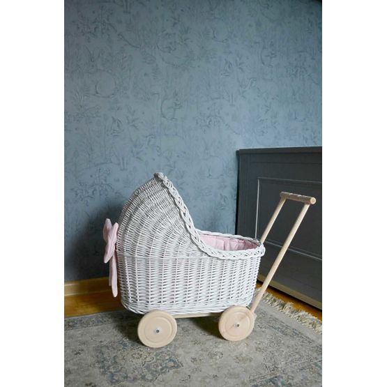BAZAR - Proutěný kočárek pro panenky - bílo-růžový