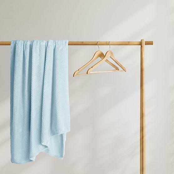 Deka HENRY modrá barva s žakárovým embosováním moderní styl 170x210