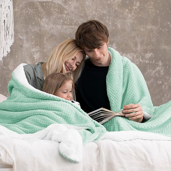 Deka SHLEEPY barva mátová žakárově vytlačená klasický styl 130x180