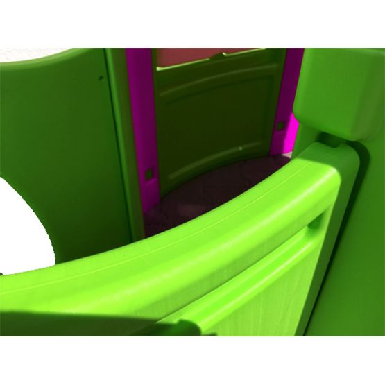 Dětský zahradní domeček se skluzavkou