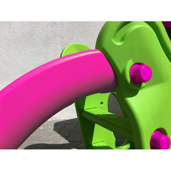 Dětský zahradní domeček se skluzavkou