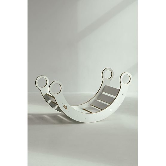 Dřevěná Montessori houpačka se skluzavkou/lezeckou stěnou L - bílá