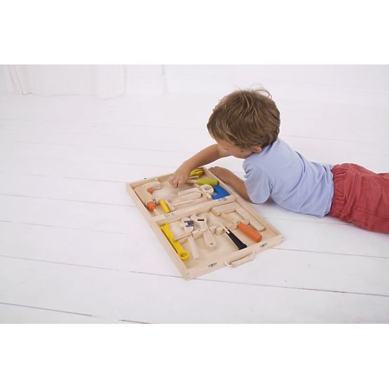 Dřevěný kufřík s nářadím