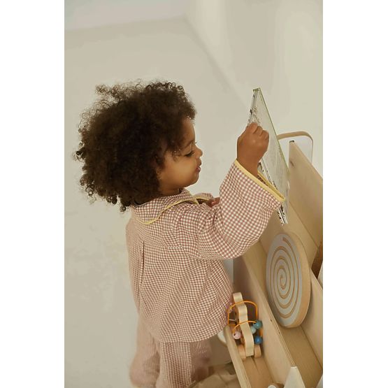 Dřevěný regál na knihy a hračky