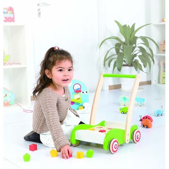 Dřevěný vozík a vkládačka 2v1