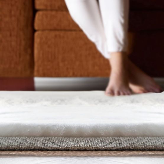 Hedvábný koberec Rabbit - Růžový