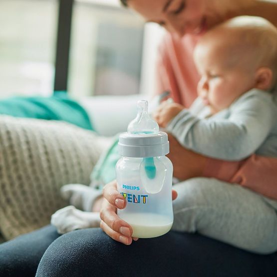 Kojenecká láhev Avent Anti-colic s ventilem AirFree 125 ml 2ks Transparentní