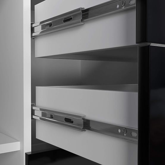 KOMODA K45 PK ČERNÝ LESK