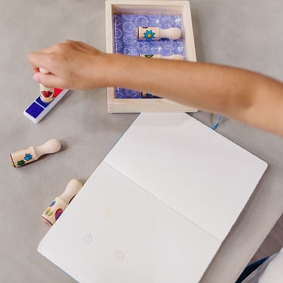 Melissa & Doug sada dřevěných razítek - 6 ks