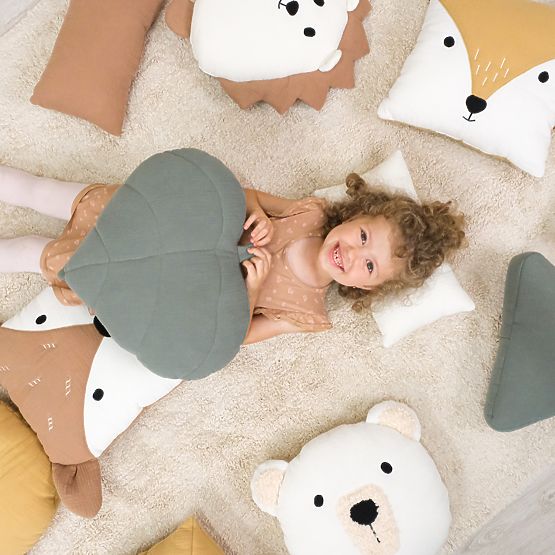 Mušelínový polštářek Ourbaby Ø 35 cm Medvěd - ecru