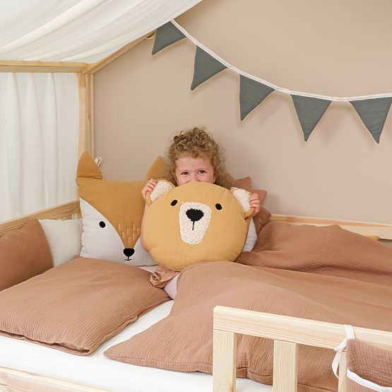 Mušelínový polštářek Ourbaby Ø 35 cm Medvěd - hořčicový
