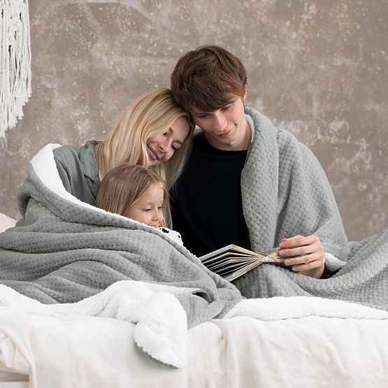 Přehoz SHLEEPY šedá barva s žakárovým vzorem klasický styl 220x240