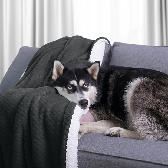 Přikrývka SHLEEPY barva grafitová žakárově ražená klasický styl 170x210