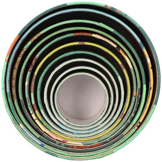 Pyramida z kelímků Safari