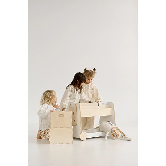 Regál na hračky s kolečky