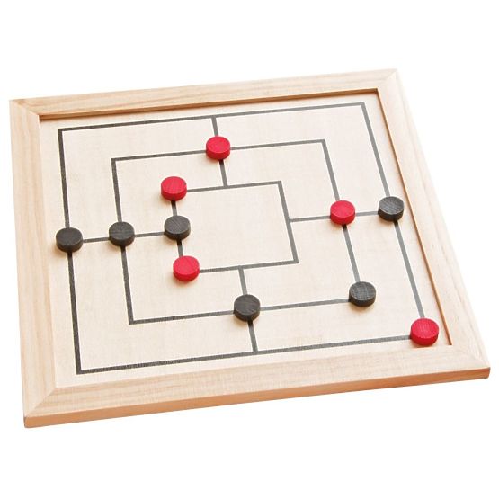 Sada her v dřevěné krabici