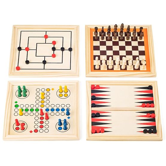 Sada her v dřevěné krabici