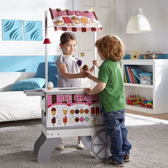 Stánek se zmrzlinou a občerstvením 2v1