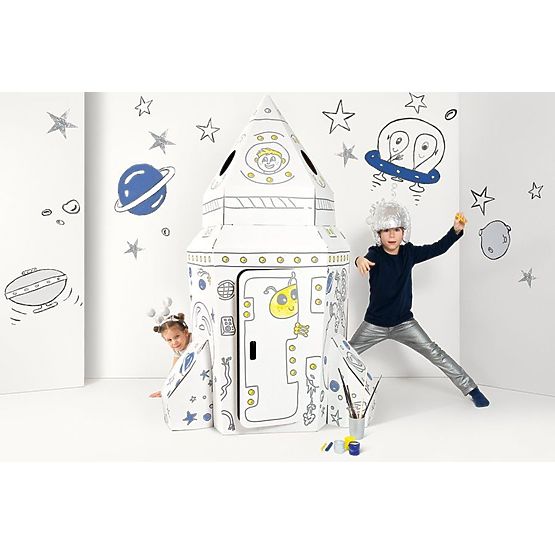 Velká kartonová vesmírná raketa