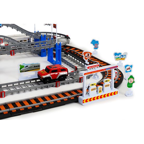 Vláček a auto na baterie dvě dráhy město 108 prvků