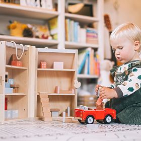 Bigjigs Toys Rozkládací domeček s příslušenstvím, Bigjigs Toys