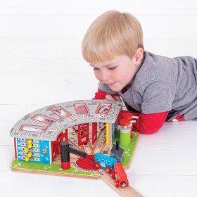 Bigjigs Rail Exkluzivní depo pro 5 vláčků, Bigjigs Rail