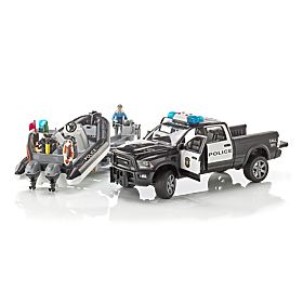 Bruder RAM Policejní auto s člunem a se dvěma figurkami, Bruder