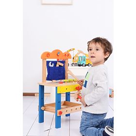 Dřevěná dílna se spoustou nářadí, Lelin