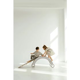 Dřevěná Montessori houpačka se skluzavkou/lezeckou stěnou M - bílá