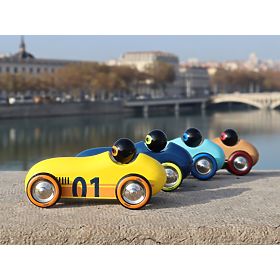 Vilac Dřevěné auto Old Sport Compet žluté